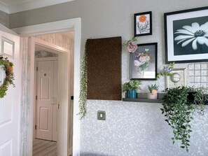 Apartment, 2 Bedrooms, Smoking, Balcony | Interior - Modern Unit Near Canary Wharf (London)