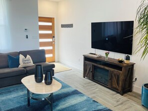 Smart TV - Moonlight Retreat, near Wedding Venue & Breweries (Dripping Springs)