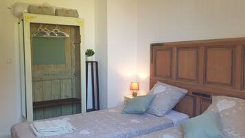 2 bedrooms, WiFi, bed sheets