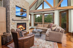 TV, fireplace - Pines #10 | 4BR 3.5 BTH Beaver Creek Townhome (Beaver Creek)