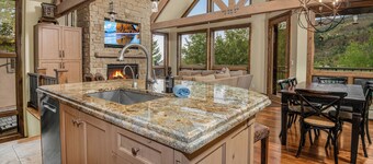 Pines Townhome 10 | 4BR Townhome Steps from the Lifts