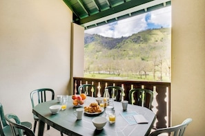 Outdoor dining - Les Jardins de Balnéa 3P6S (Loudenvielle)