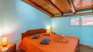 2 chambres, fer et planche Ă  repasser, draps fournis