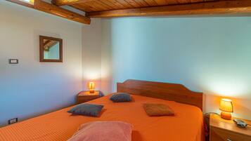 2 Schlafzimmer, Bügeleisen/Bügelbrett, Bettwäsche