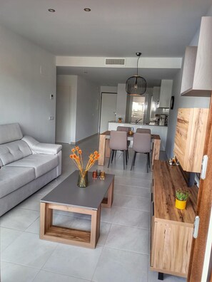 TV - Casa Maria - Two Bedroom Apartment, Sleeps 4 (Pulpí)