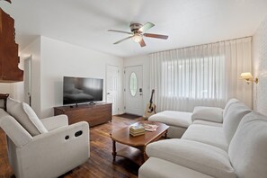 Smart TV, books, stereo