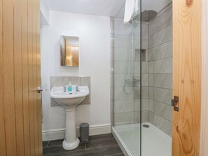 Shower - The Old Shippon (Macclesfield)