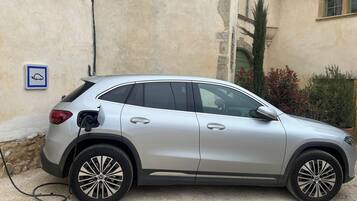 Borne de recharge pour véhicule électrique