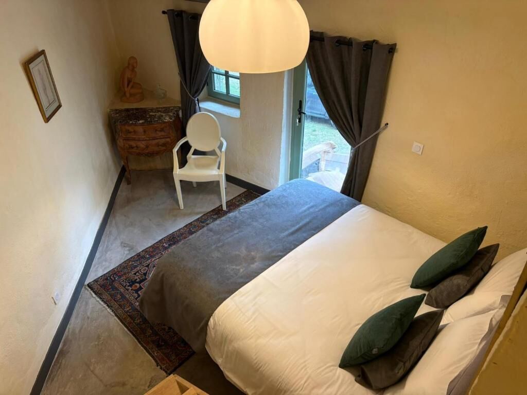 Deluxe Suite, Courtyard View | In-room safe, iron/ironing board, free WiFi