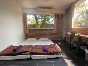 1 bedroom, desk, iron/ironing board, free WiFi