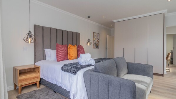 1 sovrum, internet och sängkläder