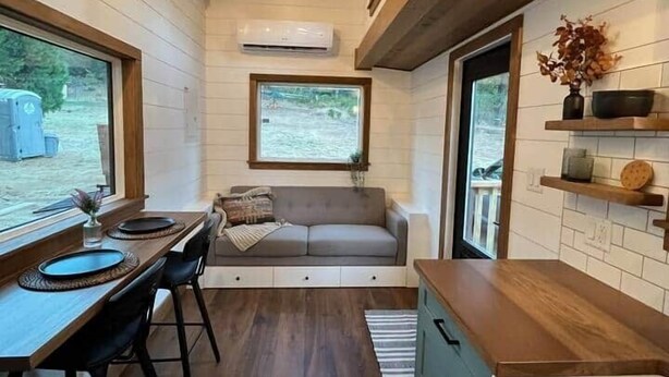 المنشأة من الداخل