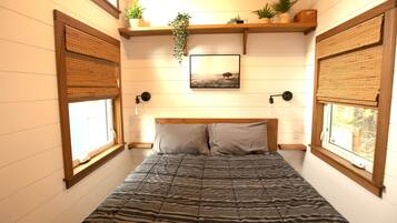 2 bedrooms, WiFi, bed sheets