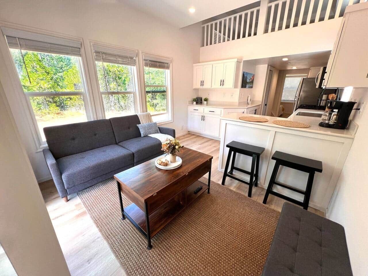 テレビ、DVD プレーヤー