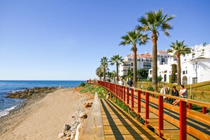 Beach - Seaview apartment in El Porton Calahonda (Sitio de Calahonda)