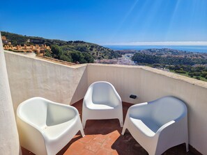 Property grounds - Seaview apartment in El Porton Calahonda (Sitio de Calahonda)