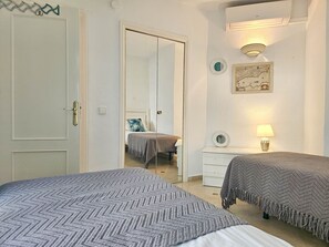 2 soverom, strykejern/-brett og wi-fi (inkludert)