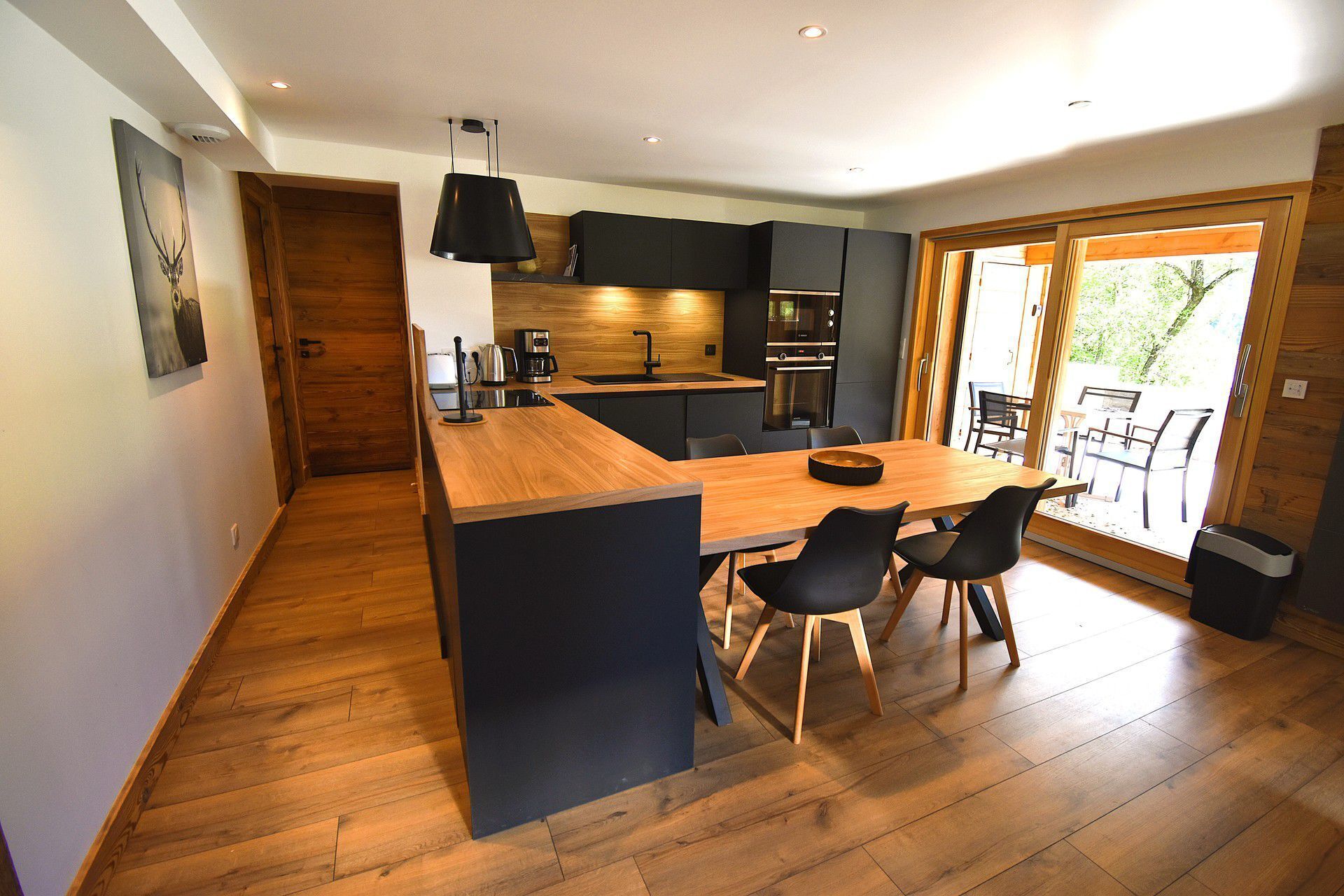 Microwave, dishwasher