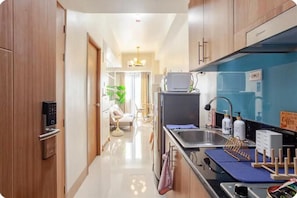 Microondas, placa de cocina