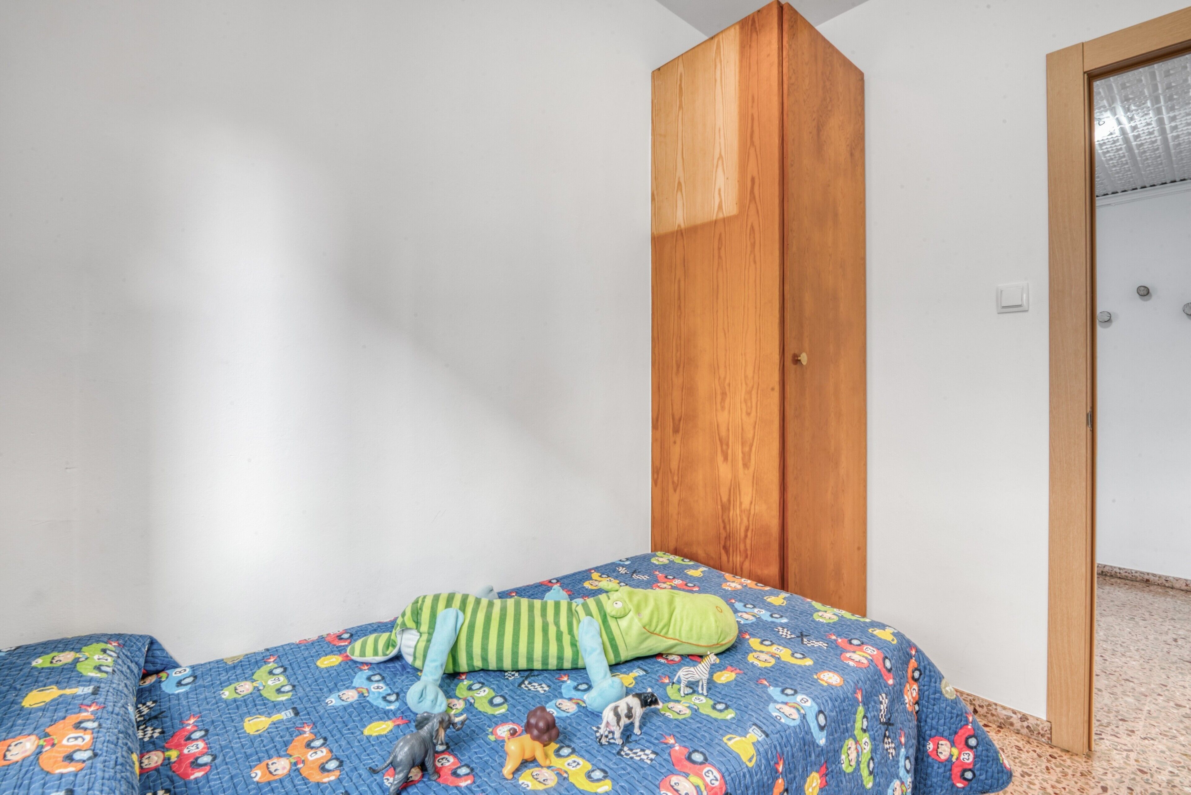 3 slaapkamers, een strijkplank/strijkijzer, wifi, beddengoed