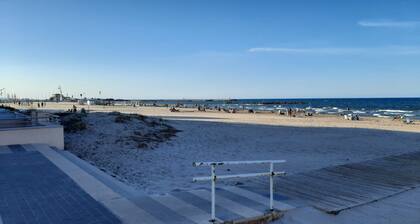 Apartment "Brooklyn 1" Wi-Fi. 1 Minute from the Beach