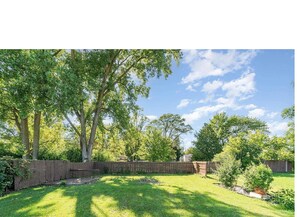 Property grounds - Casual Corners -Spacious 4-bedroom house  21 min drive to Frankenmuth. (Saginaw)