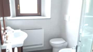 Bruser, bidet, håndklæder, Sæbe