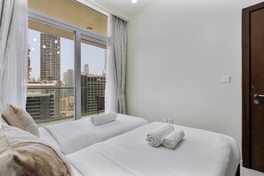 2 bedrooms, in-room safe, iron/ironing board, free WiFi