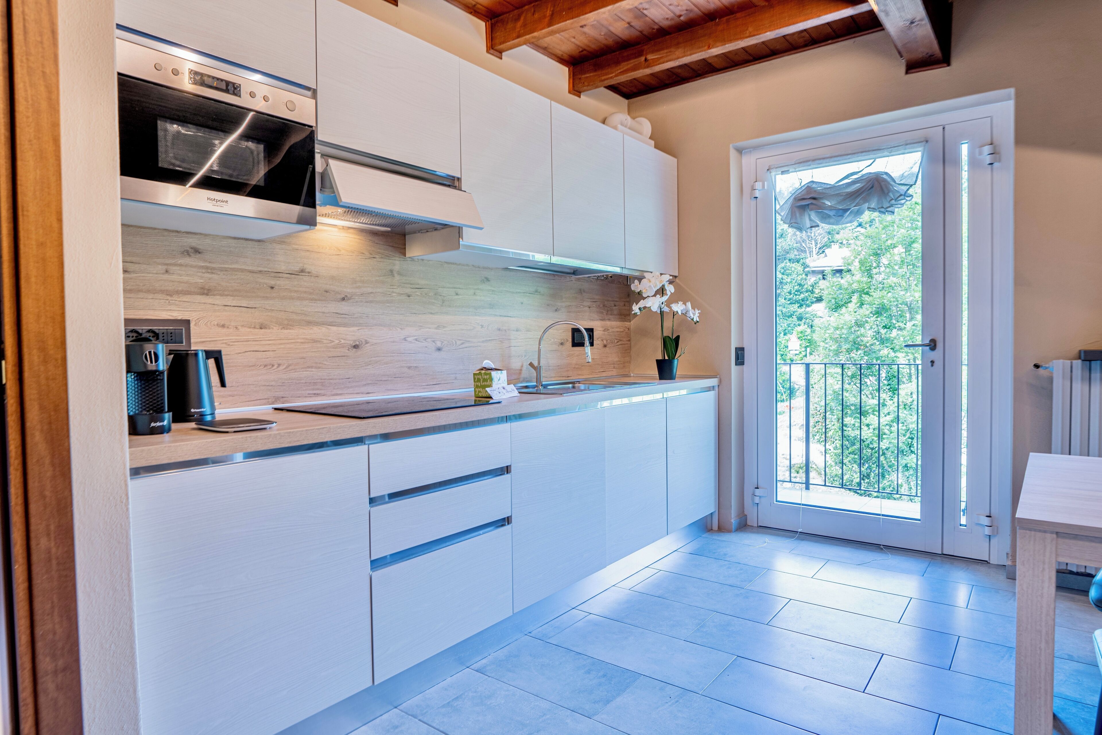 Mikrobølgeovn, opvaskemaskine, miljøvenlige rengøringsprodukter