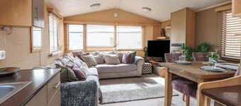 Caravan 596