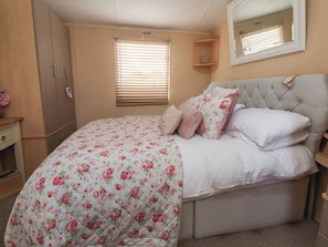 2 bedrooms, individually decorated, individually furnished, free WiFi - Caravan 596 (Prestatyn)