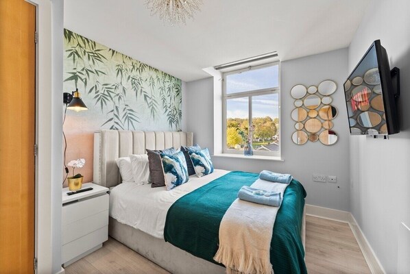 2 bedrooms, iron/ironing board, Internet, bed sheets