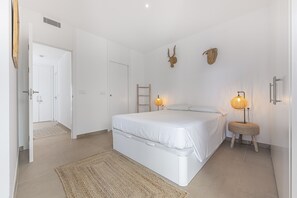 2 bedrooms, iron/ironing board, free WiFi