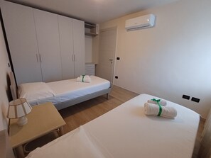 2 habitaciones, tabla de planchar con plancha y wifi gratis 