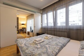 Apartment, Balcony, City View | Living area