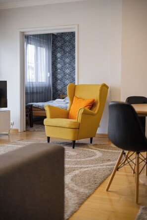 Apartment, Balcony, City View | Living area