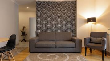 Apartment, Balcony, City View | Living area