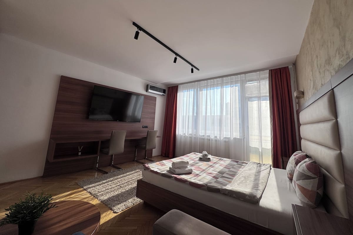 스튜디오 스위트, 시내 전망 | 노트북 작업 공간, 암막 커튼, 다리미/다리미판, 무료 WiFi