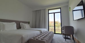 Habitació doble o amb dos llits individuals estàndard, balcó | Caixa forta a l'habitació i wifi gratuïta 