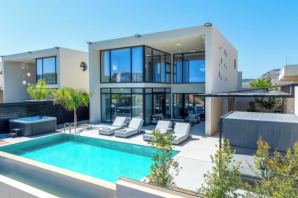 Villa (3 Bedrooms) | Exterior