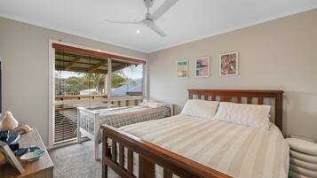 3 bedrooms, iron/ironing board, travel crib, internet