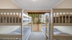 3 bedrooms, iron/ironing board, travel cot, Internet