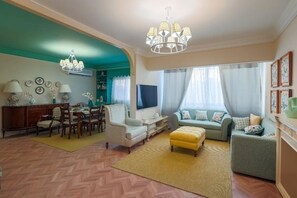 Living area - Heliopolis Boutique @ City Stars “3 BR Apt" (Kairo)