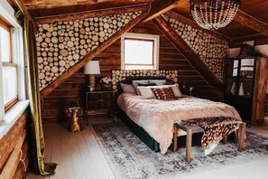 3 bedrooms, iron/ironing board, WiFi, bed sheets - Unique Emerald Gabel Cabin (Salem)