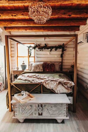 3 bedrooms, iron/ironing board, WiFi, bed sheets - Unique Emerald Gabel Cabin (Salem)