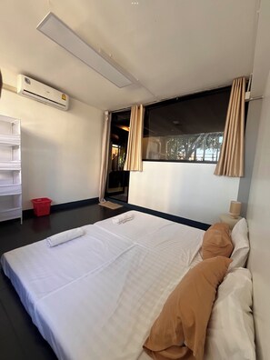 1 habitación, escritorio, tabla de planchar con plancha y wifi gratis 