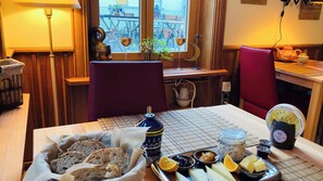 Dortoir partagé, 1 chambre, fumeur, balcon | Salle à manger