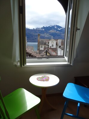 Shared Dormitory, 1 Bedroom, Smoking, Balcony | Dining room