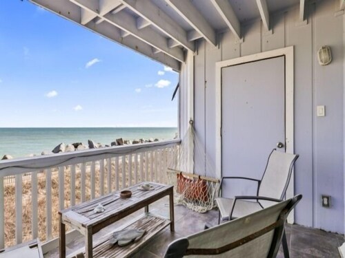 NEW! A Sea Escape 1-Bedroom Villa