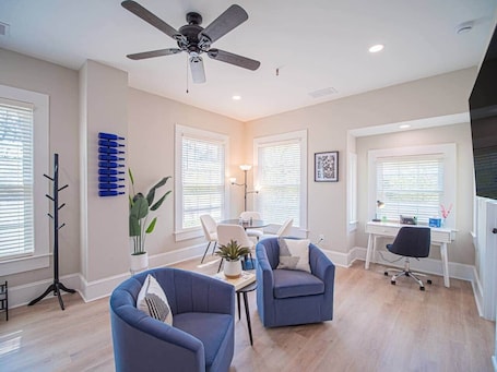 Interior. The Maison at Marietta Square